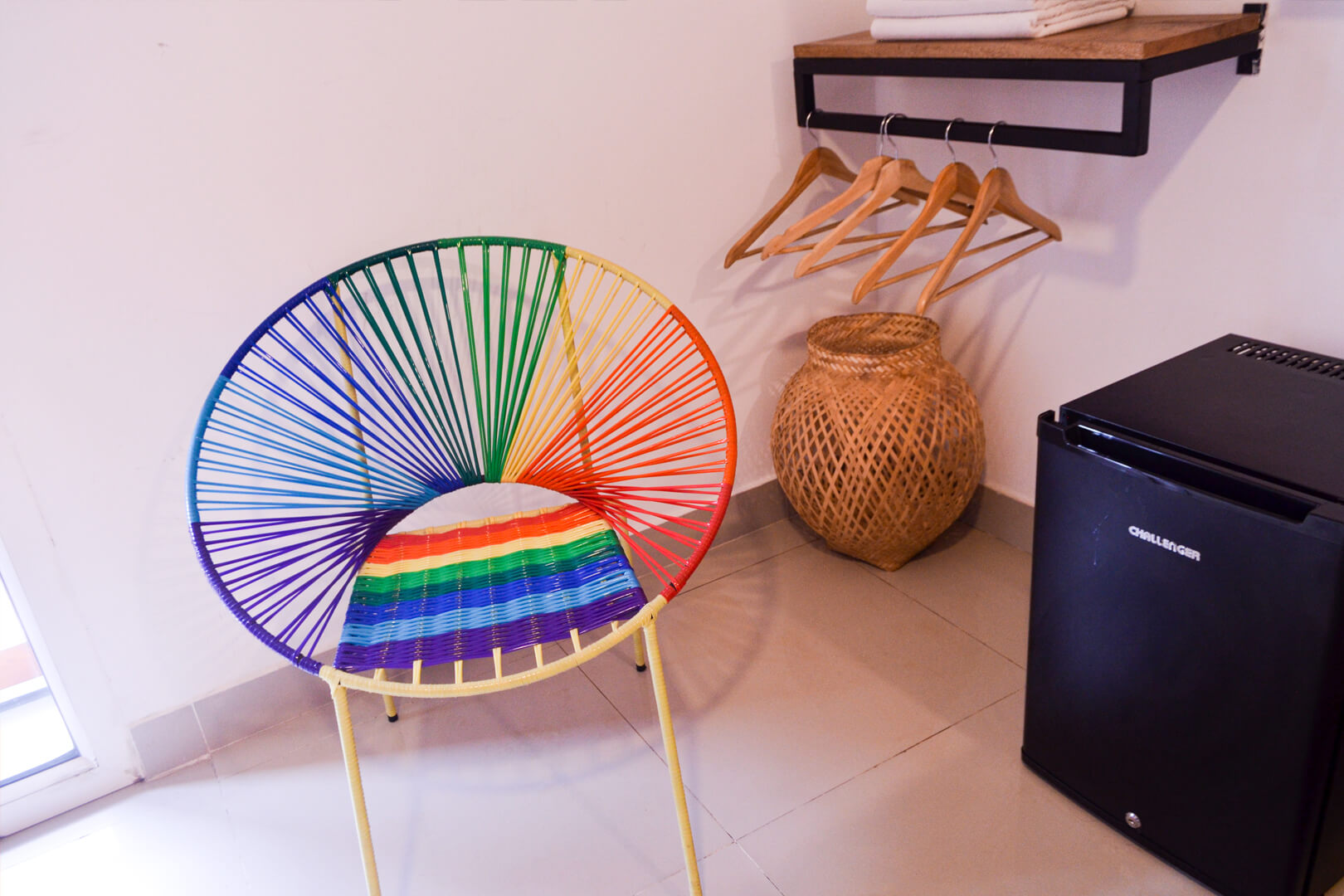 Silla colorida ethnic thematic Hotel